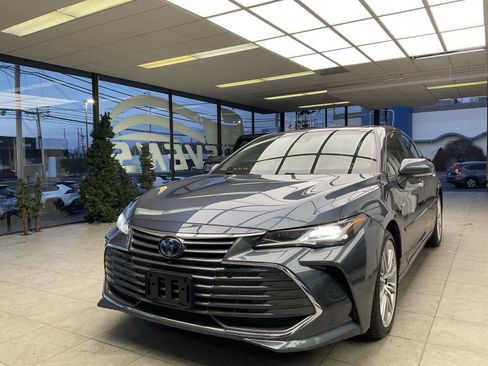 Used 2021 Toyota Avalon Limited w/ Advanced Safety Package image 3