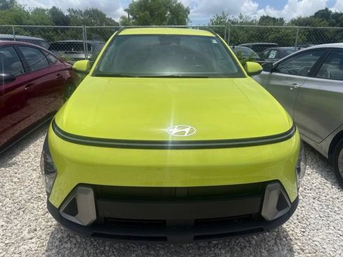 Used 2024 Hyundai Kona SEL FWD image 2