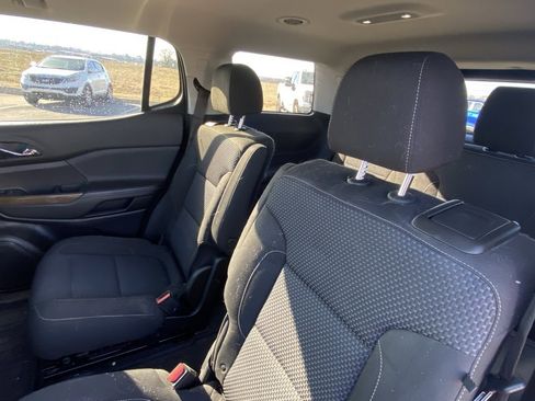 Used 2021 GMC Acadia SLE w/ Driver Convenience Package image 10