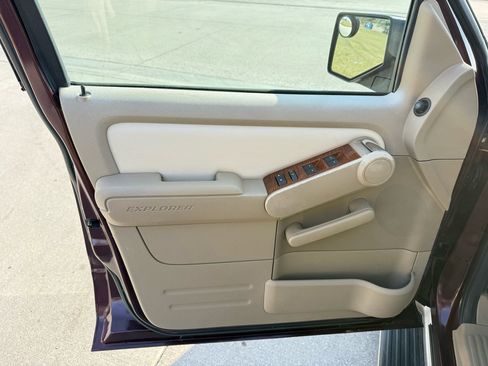 Used 2007 Ford Explorer Eddie Bauer image 14