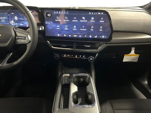 New 2026 Chevrolet Equinox EV LT image 12