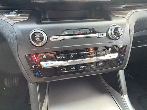 Used 2020 Ford Explorer Limited w/ Class III Trailer Tow Package image 33