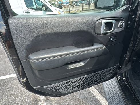 Used 2020 Jeep Wrangler Unlimited Sahara AWD/4WD image 12