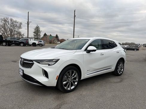 Used 2022 Buick Envision Avenir w/ Technology Package II image 3