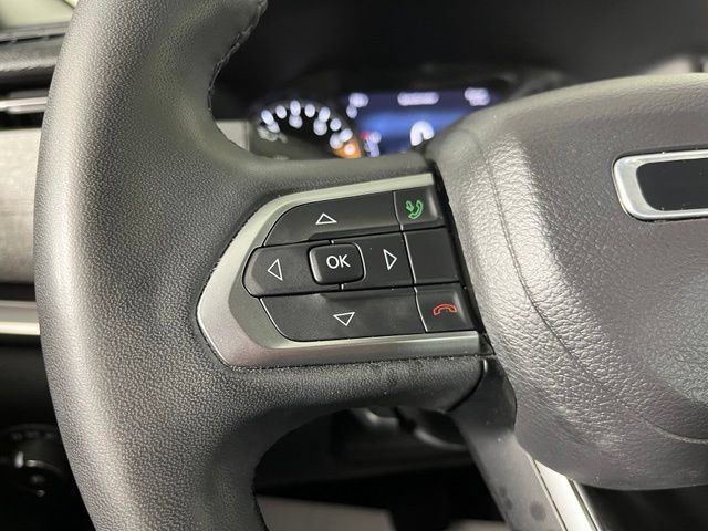 Used 2023 Jeep Compass Latitude AWD/4WD image 20