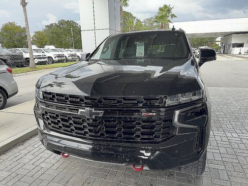 Certified 2023 Chevrolet Tahoe Z71 w/ Luxury Package AWD/4WD image 38
