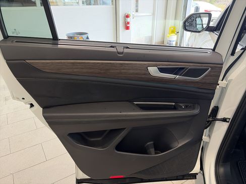 Used 2024 Volkswagen Atlas SEL image 28