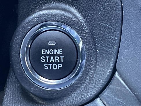 Certified 2023 Subaru Outback Limited image 32