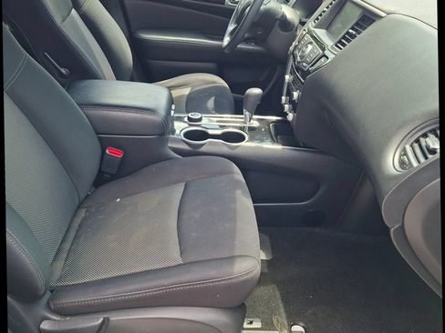 Used 2019 Nissan Pathfinder S AWD/4WD image 11
