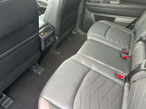 Used 2023 Nissan Pathfinder Platinum w/ Cargo Package image 12