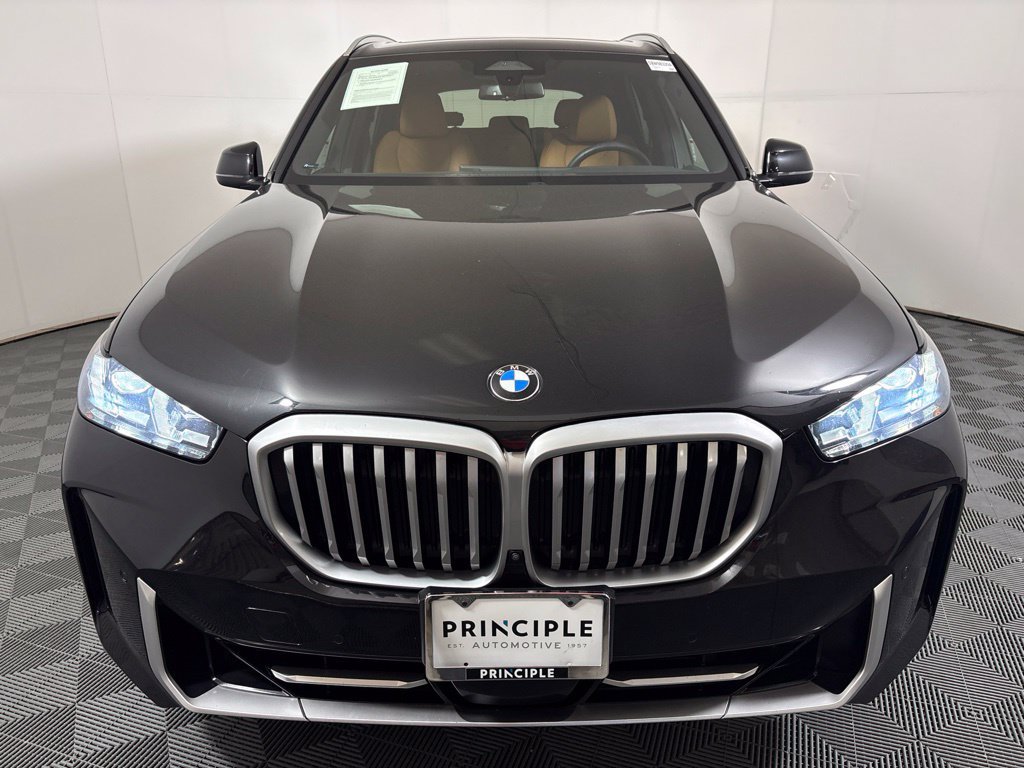 Certified 2025 BMW X5 sDrive40i w/ Parking Assistance Package RWD image 3