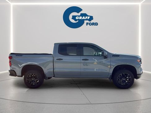 Used 2025 Chevrolet Silverado 1500 Custom Trail Boss w/ Dark Appearance Package AWD/4WD image 5