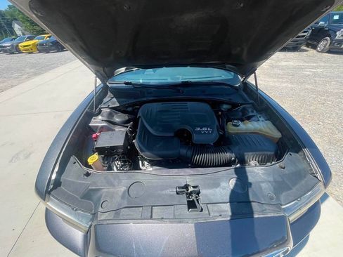 Used 2014 Dodge Charger SE RWD image 11