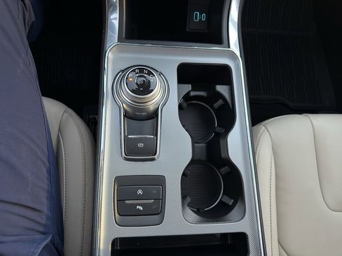 Used 2021 Ford Edge Titanium image 17