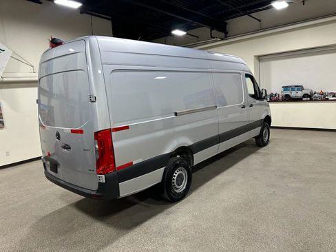 Used 2019 Mercedes-Benz Sprinter 4x4 170 image 7