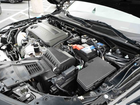 Used 2025 Honda Civic Sport image 32