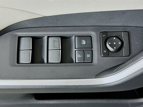 Used 2025 Toyota RAV4 XLE image 15