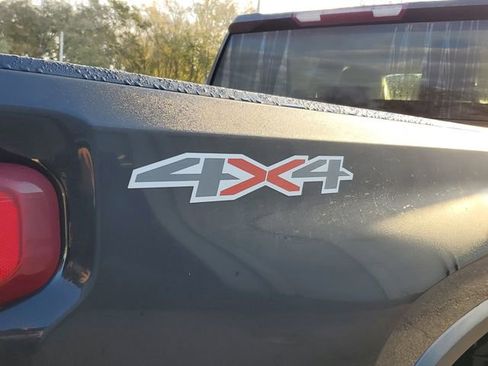 Used 2022 Chevrolet Silverado 2500 Custom w/ Custom Convenience Package image 9