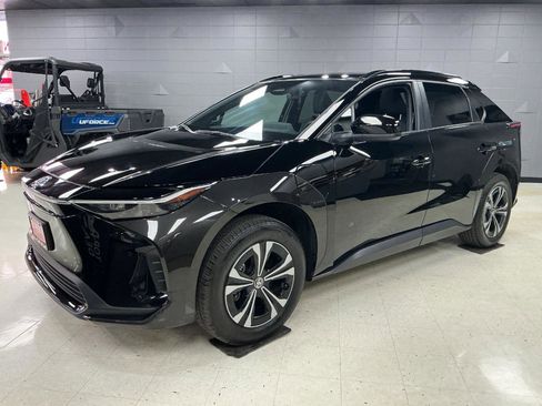 Used 2023 Toyota bZ4X AWD image 5