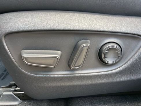 Used 2023 Toyota RAV4 Limited AWD/4WD image 29
