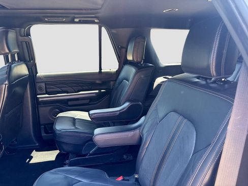 Used 2024 Ford Expedition Platinum RWD image 26