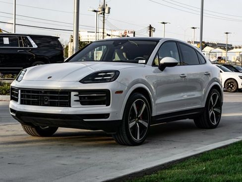 Used 2024 Porsche Cayenne S image 13