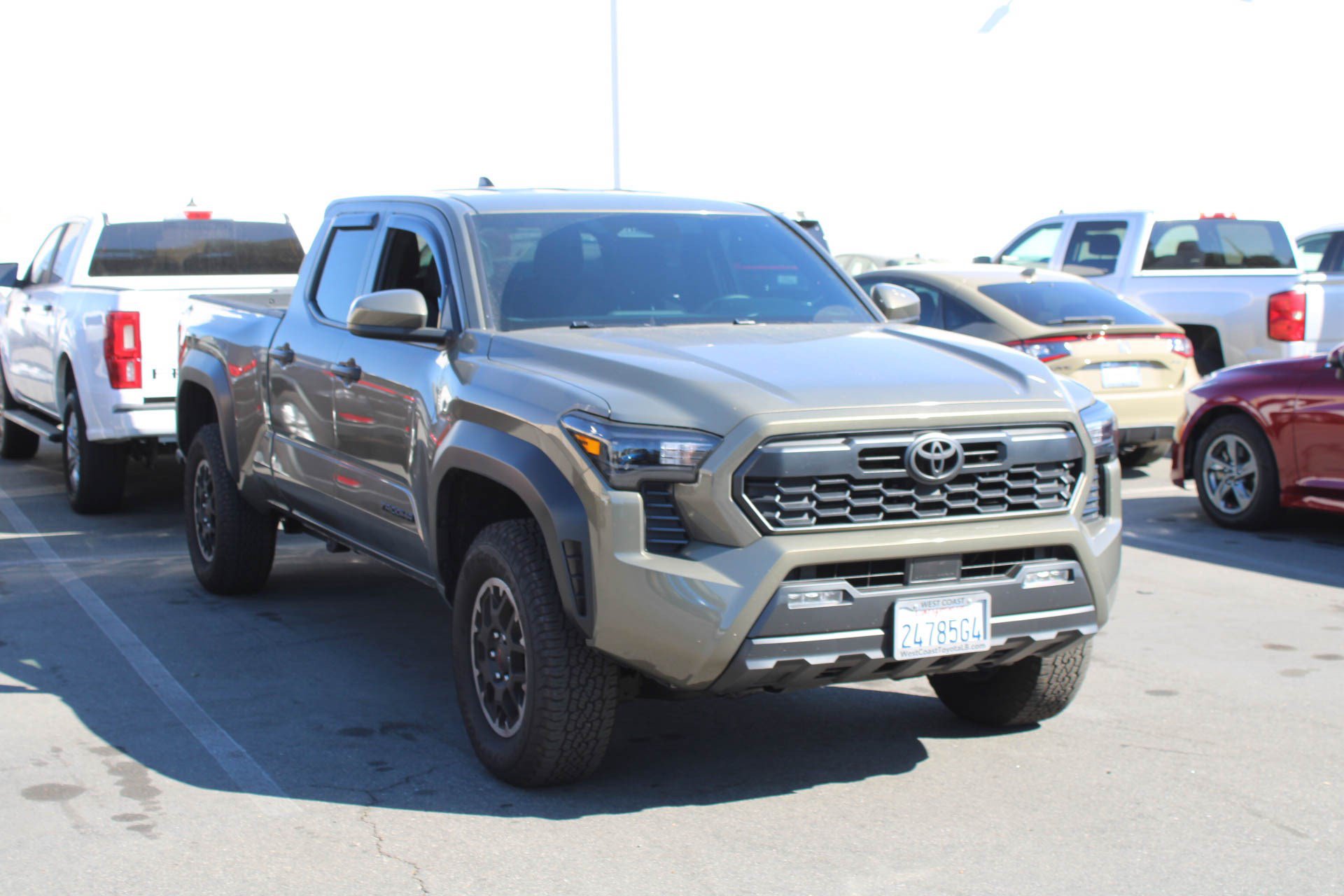 Used 2025 Toyota Tacoma TRD Off-Road AWD/4WD image 3
