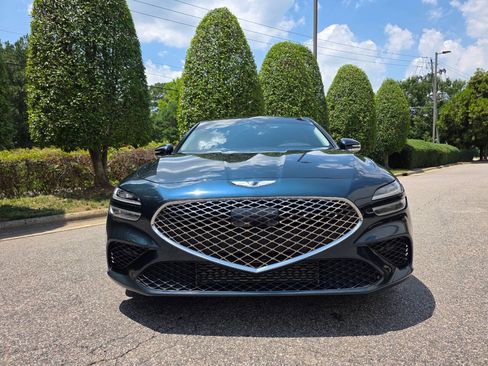 Used 2022 Genesis G70 2.0T w/ Prestige Package RWD image 8