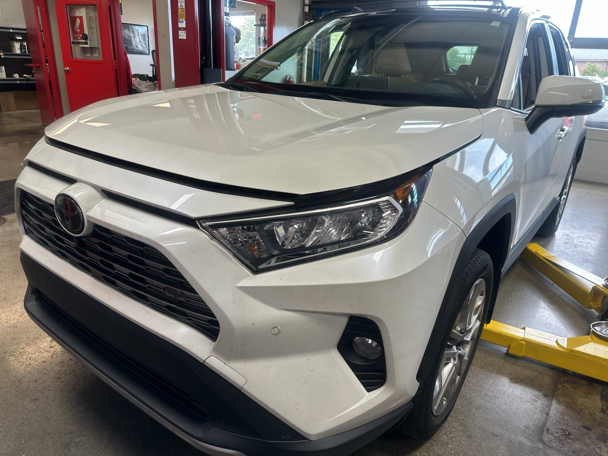 Used 2021 Toyota RAV4 Limited AWD/4WD image 2
