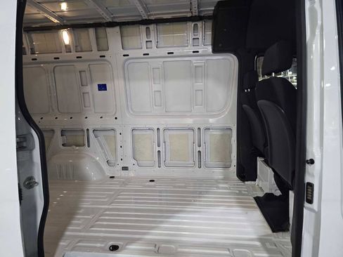 Used 2025 Mercedes-Benz Sprinter 2500 image 12