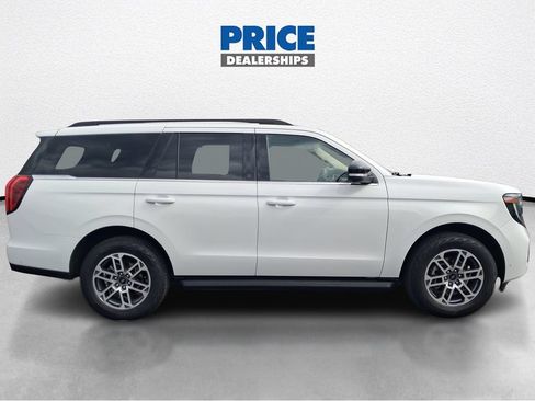 Used 2025 Ford Expedition Active AWD/4WD image 4