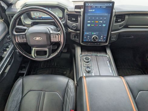 Used 2023 Ford Expedition Platinum AWD/4WD image 6