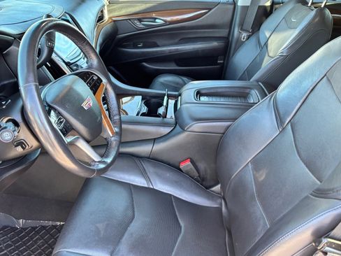 Used 2020 Cadillac Escalade ESV Luxury image 19