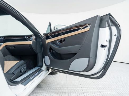 Certified 2023 Bentley Continental GT V8 image 18
