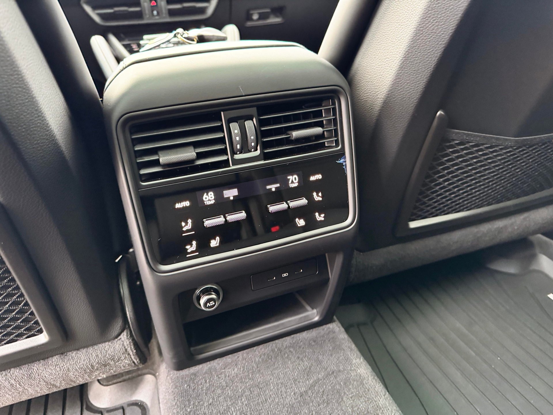 Used 2025 Porsche Cayenne GTS AWD/4WD image 36