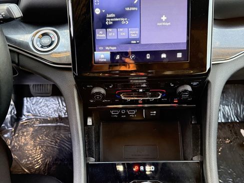 Used 2022 Jeep Grand Cherokee Laredo w/ Luxury Tech Group I image 8