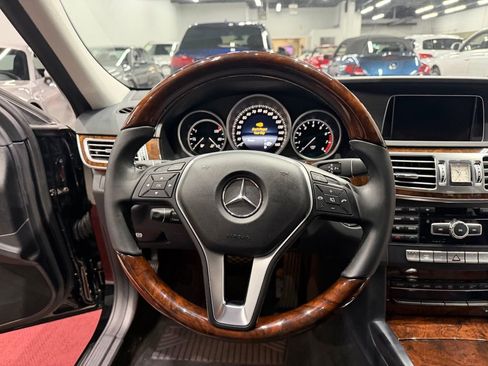 Used 2014 Mercedes-Benz E 350 4MATIC Sedan image 36