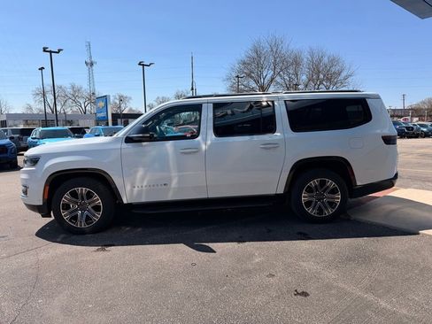 Used 2024 Jeep Wagoneer L Series II w/ Flexible Seating Group image 4