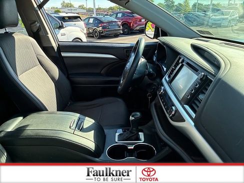 Certified 2018 Toyota Highlander Plus AWD/4WD image 23