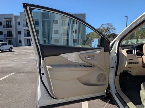 Used 2017 Nissan Murano SV image 14