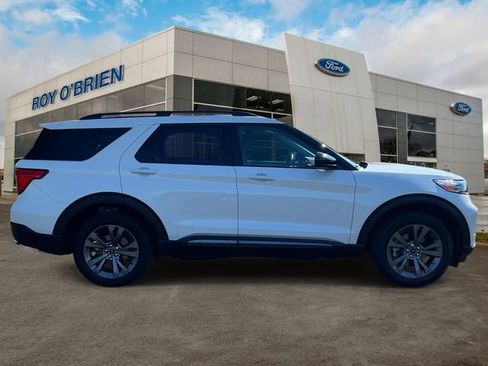 Certified 2024 Ford Explorer XLT w/ Equipment Group 202A AWD/4WD image 6
