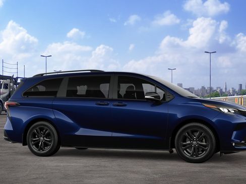 New 2026 Toyota Sienna XSE image 13