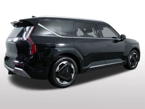 Used 2024 Kia EV9 Land AWD/4WD image 11