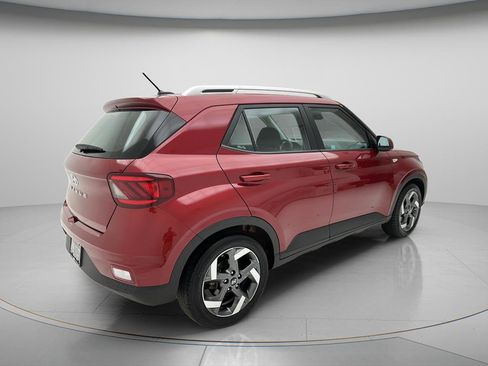 Used 2025 Hyundai Venue SEL FWD image 7