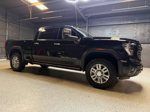 Used 2025 GMC Sierra 3500 Denali Ultimate AWD/4WD image 5
