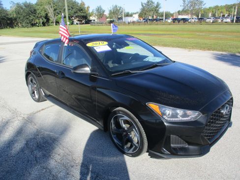 Used 2019 Hyundai Veloster Turbo image 1