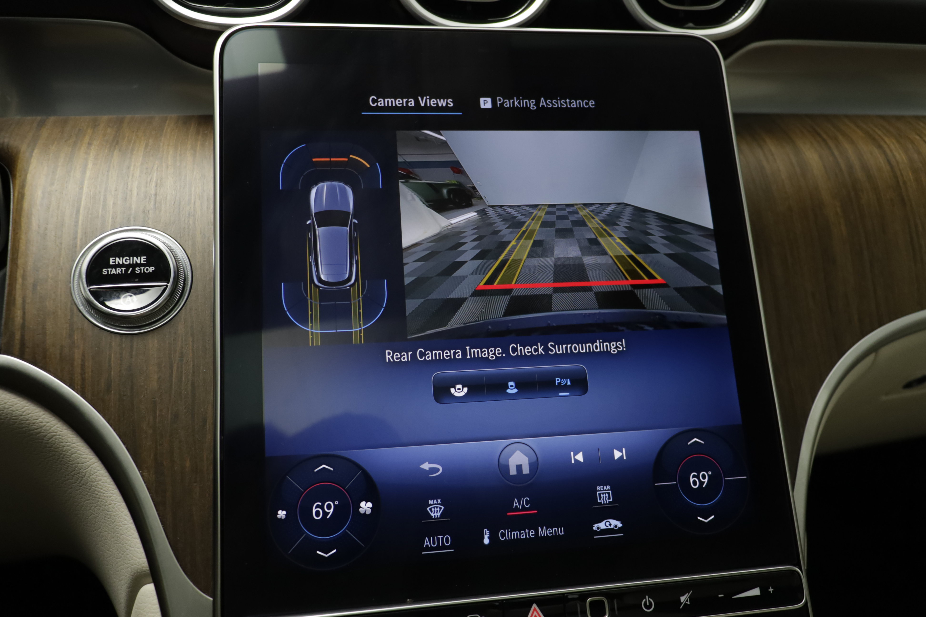Used 2024 Mercedes-Benz GLC 300 4MATIC image 9