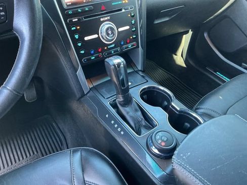 Used 2016 Ford Explorer Platinum AWD/4WD image 18