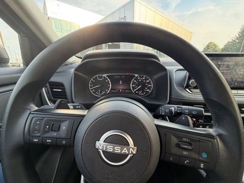 Used 2024 Nissan Rogue SV FWD image 10
