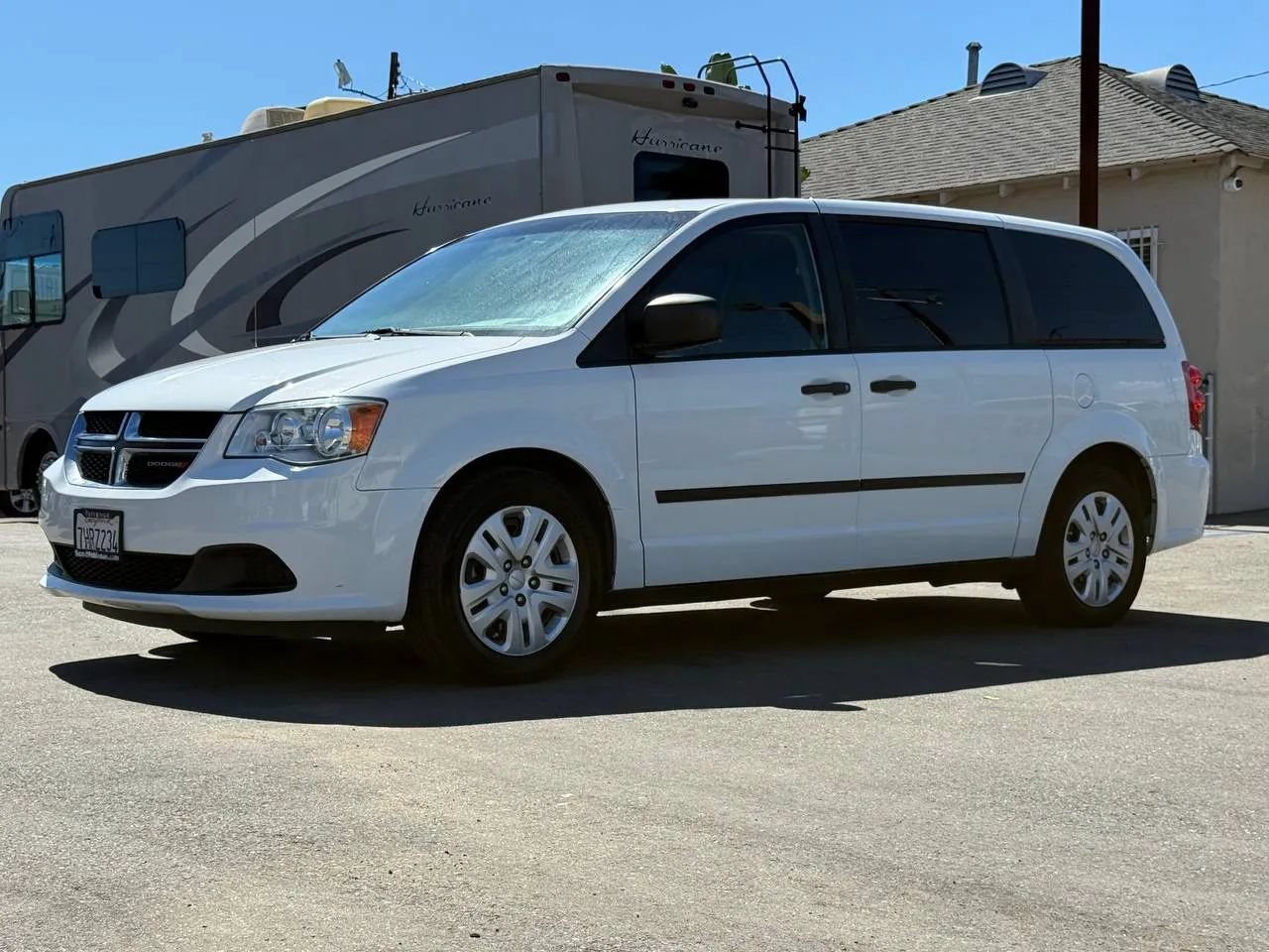 Used 2015 Dodge Grand Caravan American Value Package w/ UConnect Hands-Free Group FWD image 10